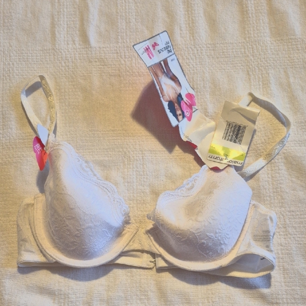 Maidenform Demi fit 34B white underwire bra white lacey look NWT